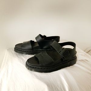 PRISTINE DR. MARTENS ROMI PEBBLED LEATHER SANDALS